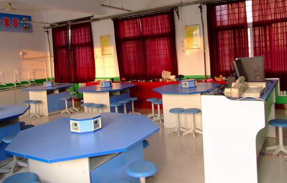 小学实验室安全管理制度