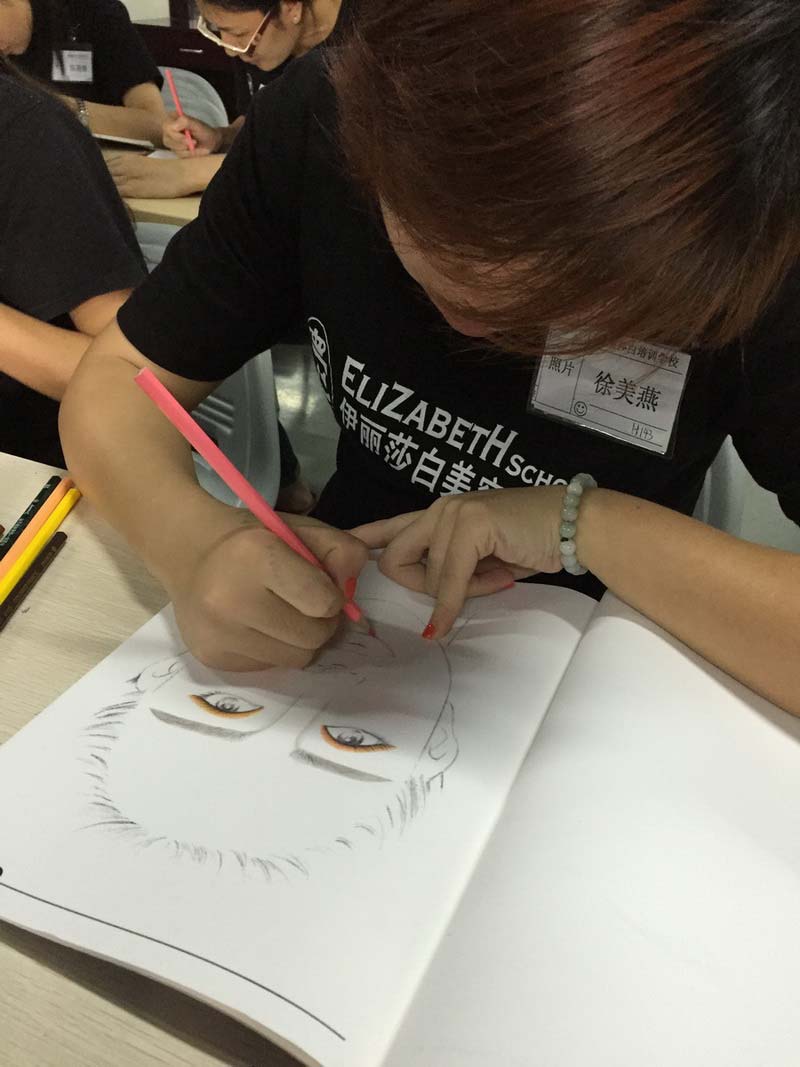 化妆学院上课情境